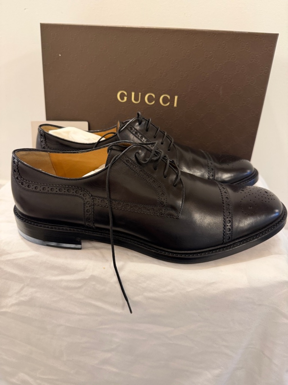 Gucci Black Leather Cap-Toe Brogues - Picture 2 of 9